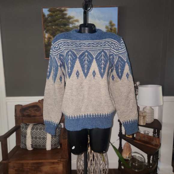 Blue and Cream Patterned  Sweater - Picture 1 of 2